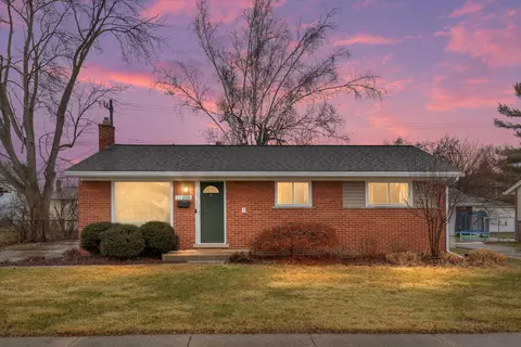 37208 Gilchrist St, Westland, MI 48186