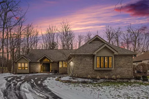 4502 Cross Creek Dr, Ann Arbor, MI 48108