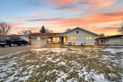 3904 Memory Ln, Leoni, MI 49201