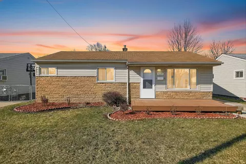 4474 16th St, Wyandotte, MI 48192