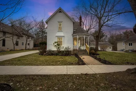 234 Washington St, Chelsea, MI 48118