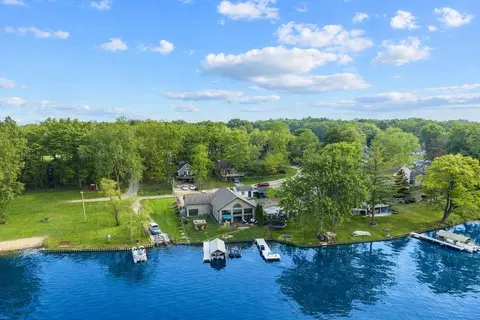 3391 Orchard Dr, Pinckney, MI 48169