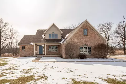5215 Vaughn Rd, Webster, MI 48130