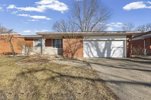 21850 Ontaga St, Farmington Hills, MI 48336