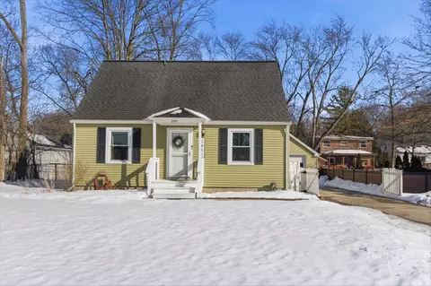 2851 Elmwood Ave, Ann Arbor, MI 48104