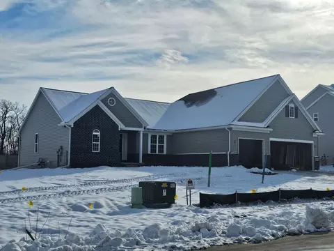 10643 Valley View Dr, York, MI 48176
