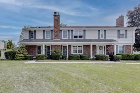 42171 Pellston Dr, Northville, MI 48167