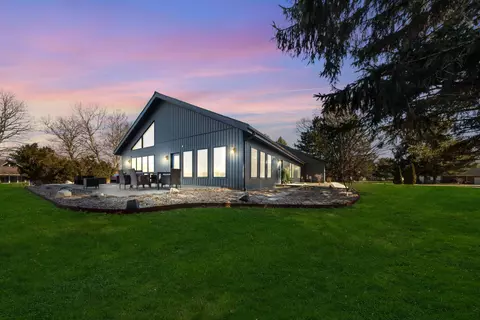 3961 Hickory Hollow Dr, Pittsfield, MI 48197