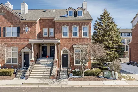 29374 Glen Oaks Blvd W, Farmington Hills, MI 48334