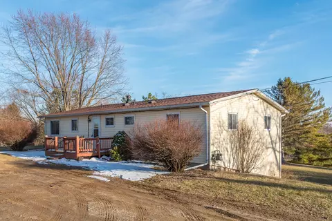 19820 Ivey Rd, Sylvan, MI 48118