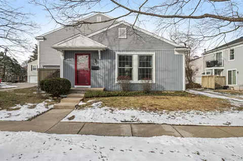 2780 Glenbridge Ct, Ann Arbor, MI 48104