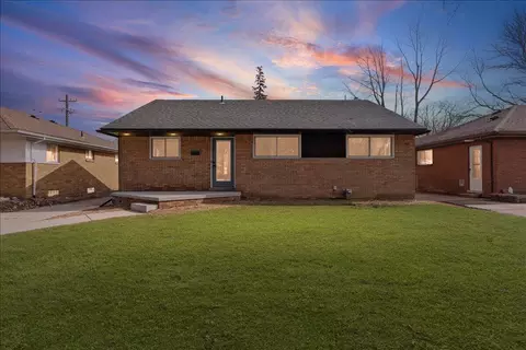 24110 Rensselaer St, Oak Park, MI 48237