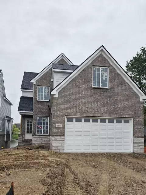 2587 Woodland Cove Dr, Brighton, MI 48114