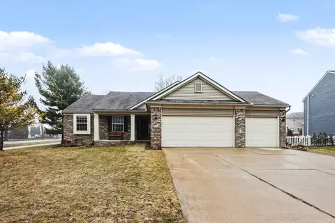 9113 Lakewood Dr, Northfield, MI 48189