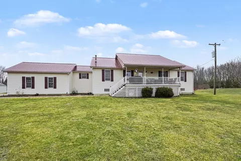 10044 W Sargent Rd, Handy, MI 48836