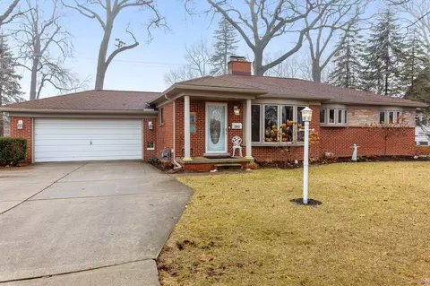 31043 Brown St, Garden City, MI 48135