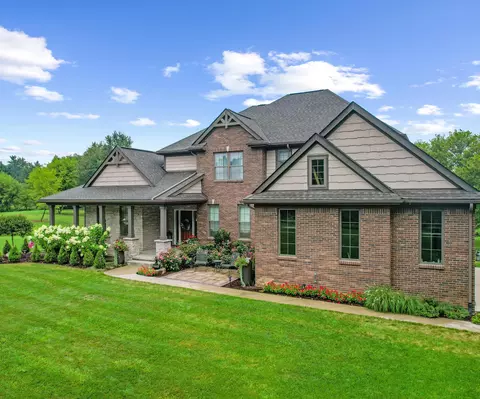 575 E Maple Rd, Milford, MI 48381