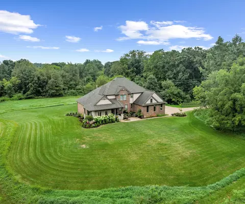575 E Maple Rd, Milford, MI 48381