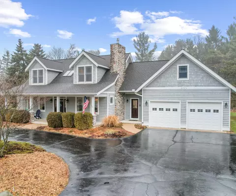 2776 Holyoke Ln, Ann Arbor, MI 48103