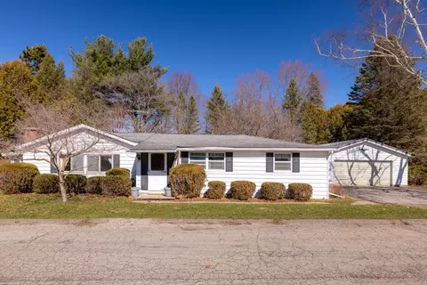 510 W Mechanic St, Stockbridge, MI 49285
