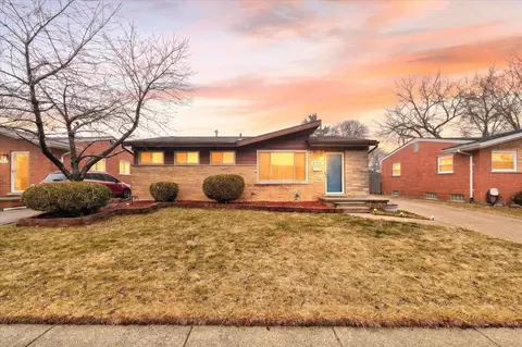 21519 Willow Wisp St, Saint Clair Shores, MI 48082