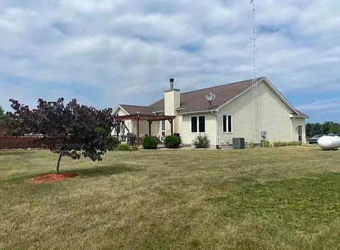 8433 Rolling Mdws, Grant, MI 48032