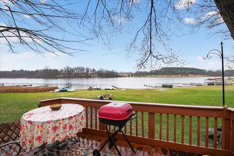 9621 Lakeview Dr, Jerome, MI 49249