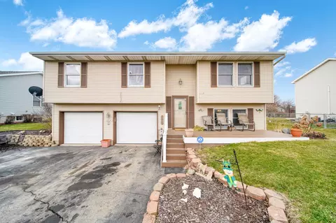 7549 Wadding Dr, Cambridge, MI 49265