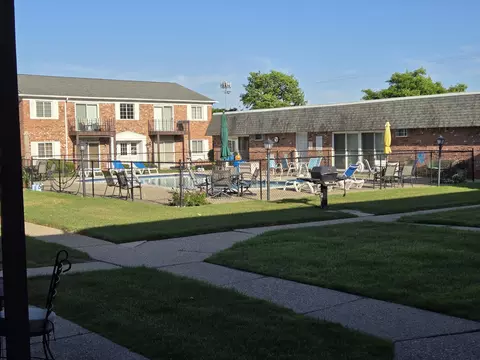 1512 Normandy Rd UNIT ROYAL, Royal Oak, MI 48073