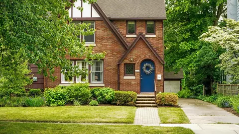 1512 Shadford Rd, Ann Arbor, MI 48104