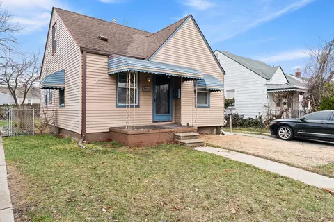 20947 Beechwood Ave, Eastpointe, MI 48021