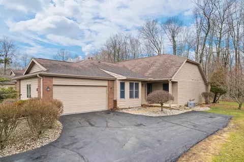 500 Richlyn Dr, Adrian, MI 49221