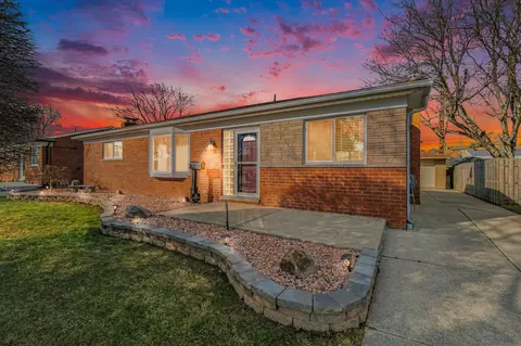 31141 Morgan Dr, Warren, MI 48088