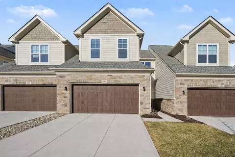 3084 N Spurway Dr, Ann Arbor, MI 48105