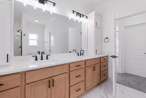 Bath - 4909 Schmitz Ct, Adrian, MI 49221 photo 1 of 1