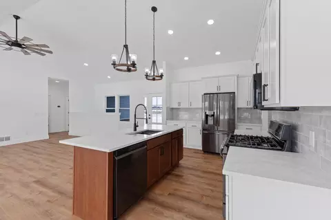 Kitchen - 4909 Schmitz Ct, Adrian, MI 49221 photo 4 of 5