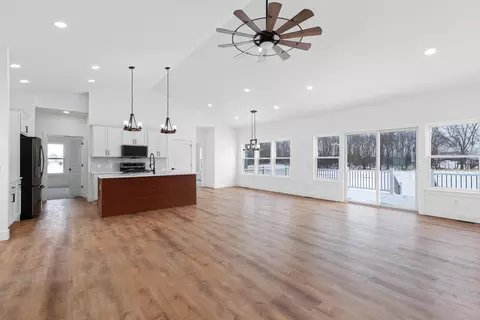 Living - 4909 Schmitz Ct, Adrian, MI 49221 photo 5 of 8