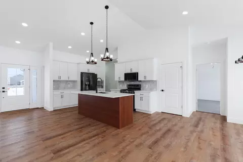 Entry Way - 4909 Schmitz Ct, Adrian, MI 49221 photo 1 of 1