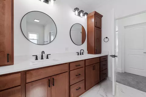 Bath - 4909 Schmitz Ct, Adrian, MI 49221 photo 1 of 6