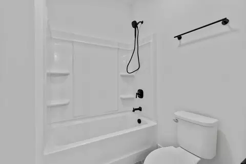 Bath - 4909 Schmitz Ct, Adrian, MI 49221 photo 6 of 6