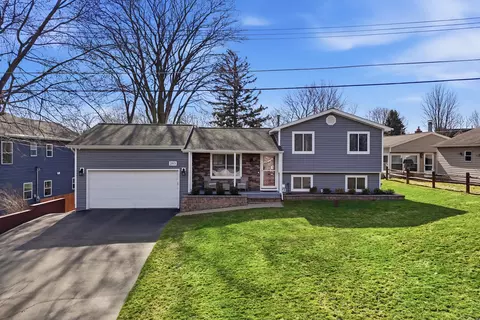 283 Shamrock St, Novi, MI 48377