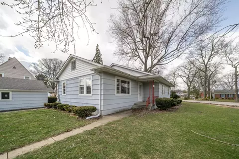 5725 Edgewood Blvd, Monroe, MI 48161