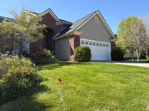 600 Bannock Ct, Saline, MI 48176