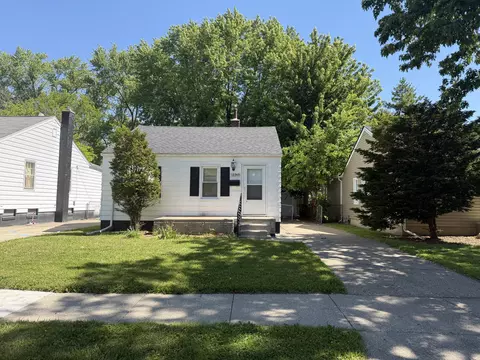 18949 Washtenaw St, Harper Woods, MI 48225