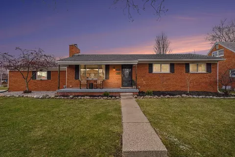 7725 N Henry Ruff Rd, Westland, MI 48185