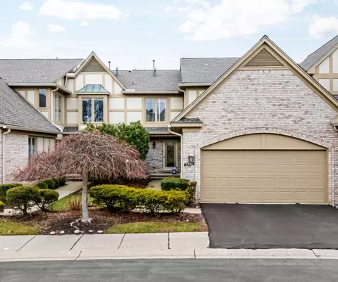 2705 Maitland Dr, Ann Arbor, MI 48105