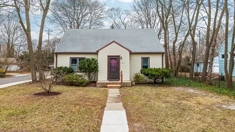 1407 Marlborough Dr, Ann Arbor, MI 48104