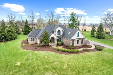 7179 Brass Creek Dr, Webster, MI 48130