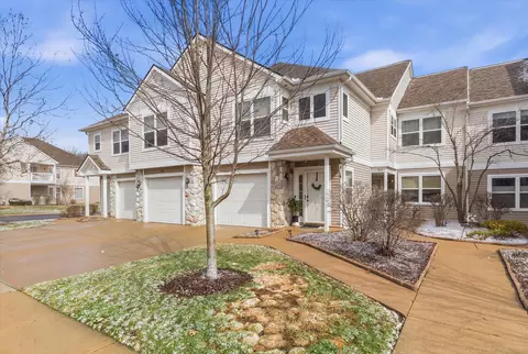 709 Fieldstone Cir W, Chelsea, MI 48118