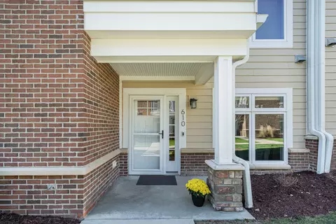 631 Woodland Drive Unit Dr #65, Dexter, MI 48130